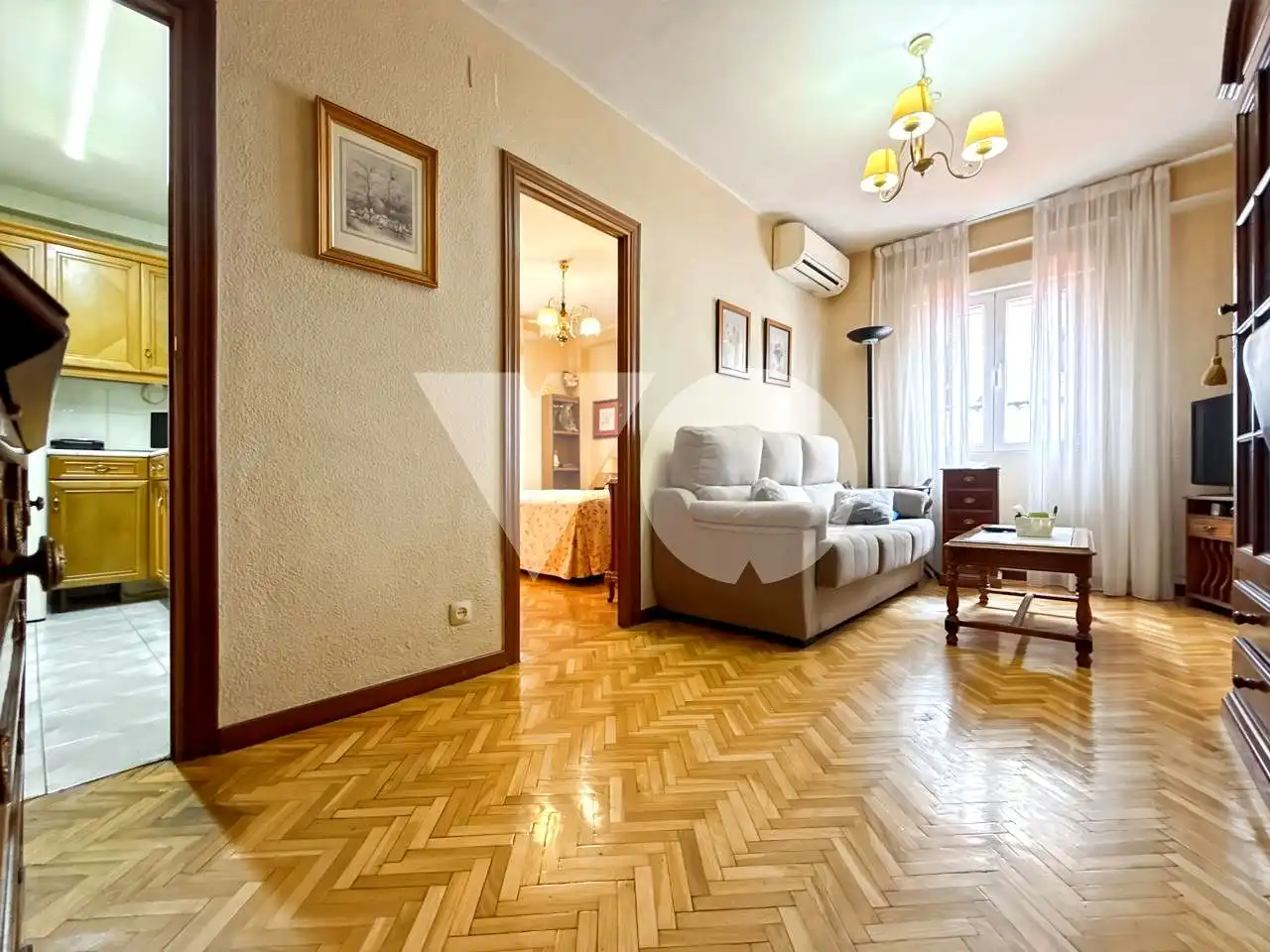 Sala d'estar de Pis en venda en Madrid amb Aire condicionat i Parquet