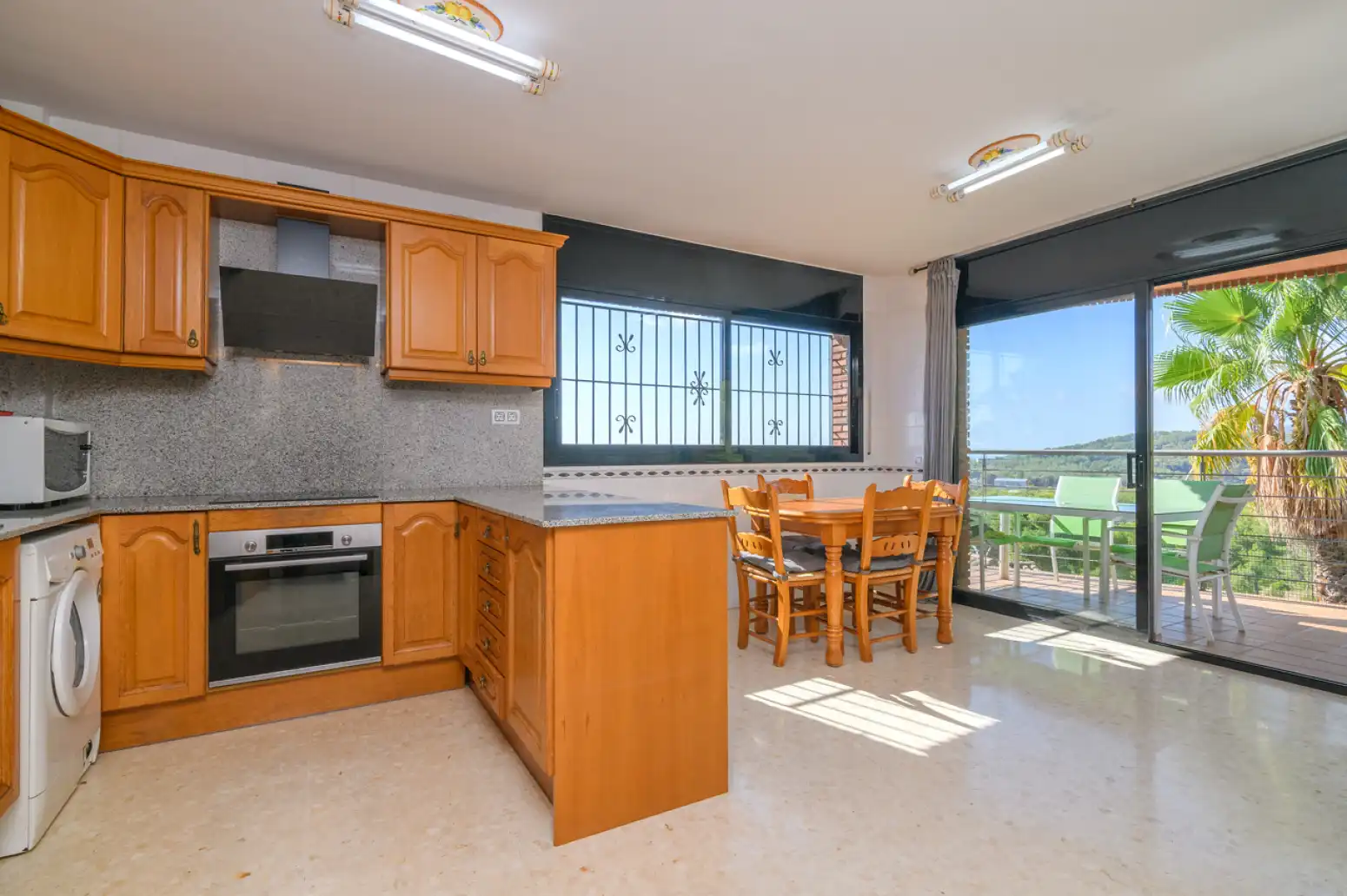 Cocina de Casa o chalet de alquiler en Viladecans con Terraza, Piscina y Balcón