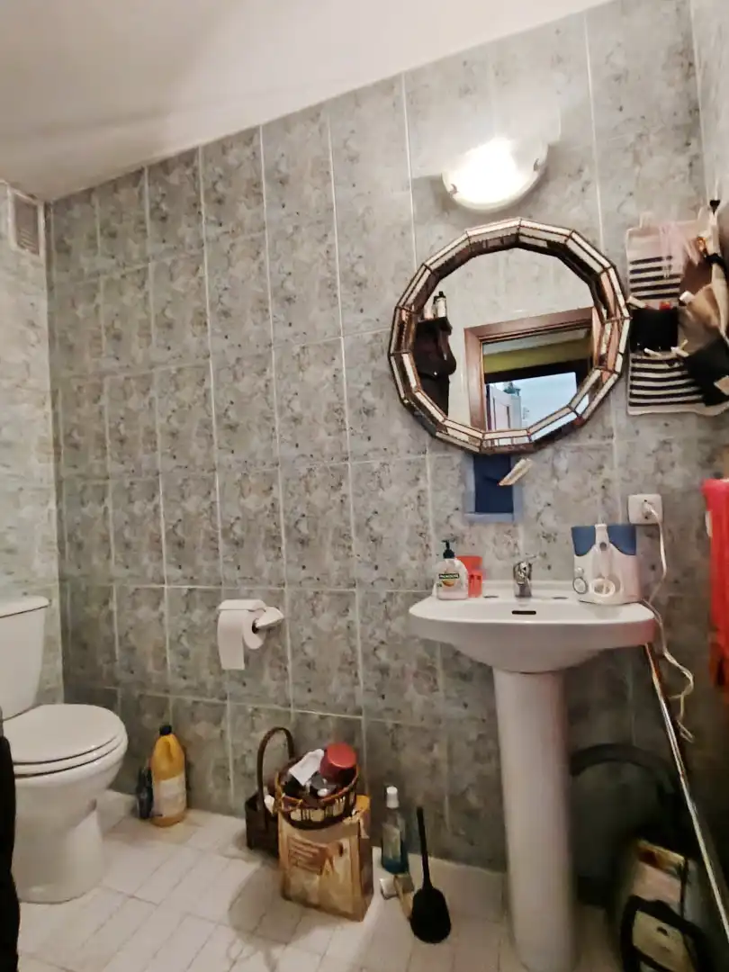 Badezimmer von Wohnung zum Verkauf in Gijón  mit Heizung, Parkett und Terrasse