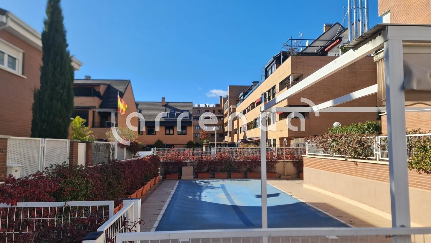 Vista exterior de Piso de alquiler en  Madrid Capital con Terraza