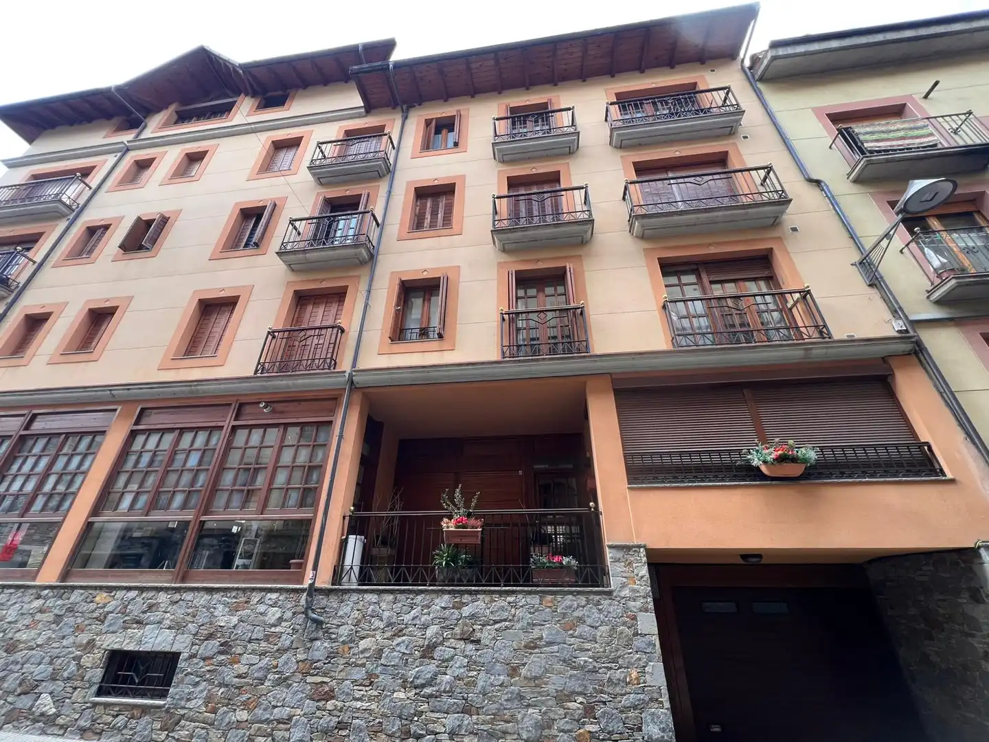 Vista exterior de Piso en venta en Camprodon con Calefacción, Parquet y Amueblado