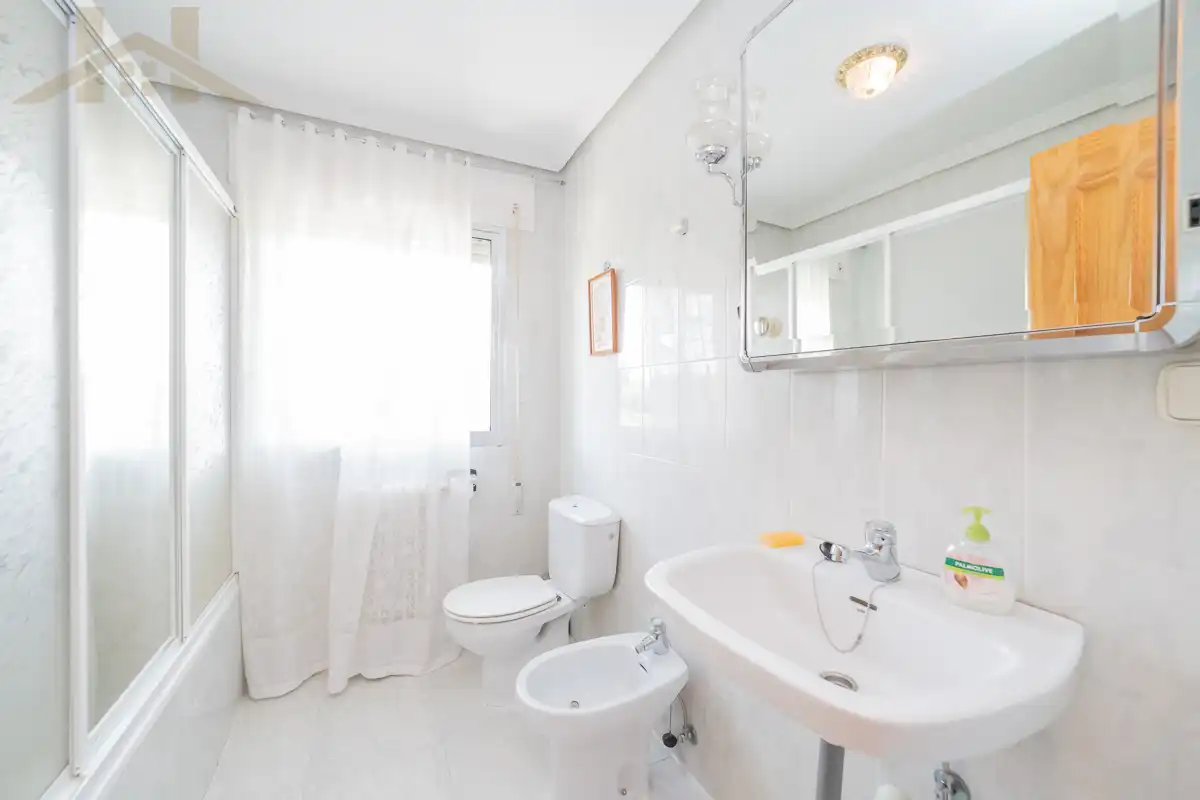 Bany de Casa o xalet en venda en Guadarrama amb Calefacció, Jardí privat i Piscina comunitària