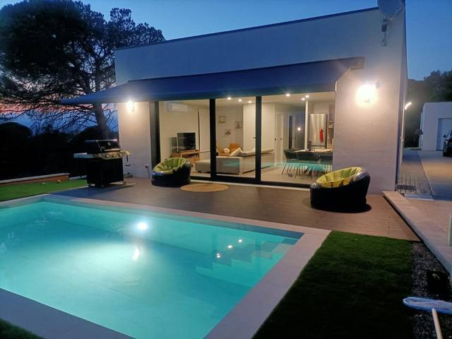 Casa-chalet en Venta en Carrer Pi, 7 en Aiguaviva Parc