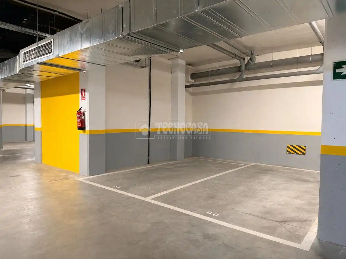 Parking de Piso en venta en Getafe con Aire acondicionado, Calefacción y Terraza