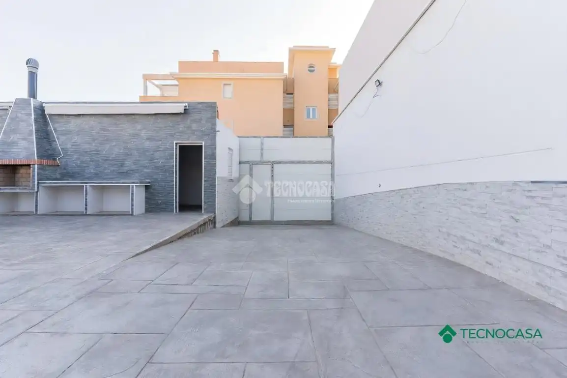 Vista exterior de Casa adosada en venta en Vícar con Aire acondicionado, Trastero y Piscina
