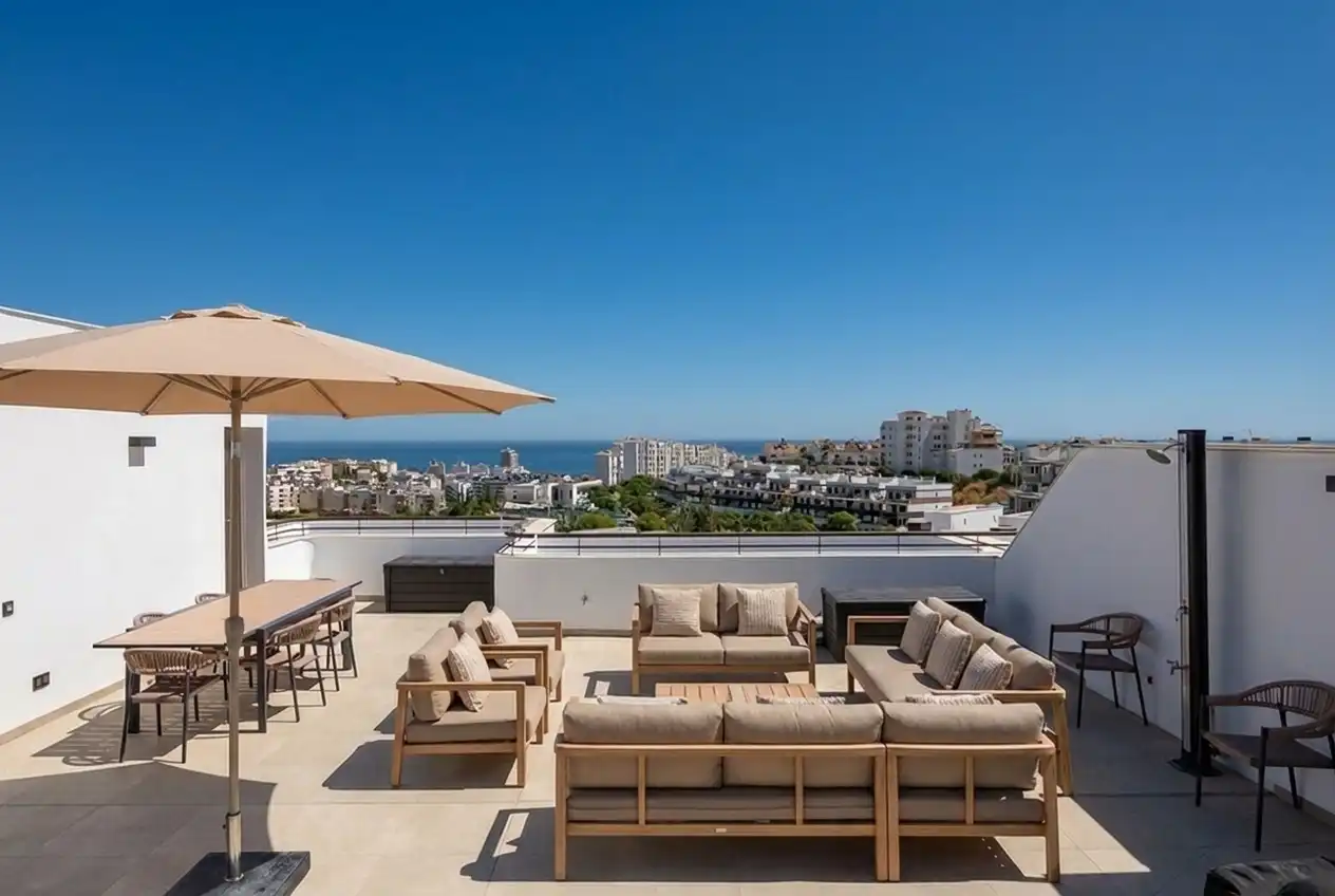 Penthouse mit Pool zum Verkauf in Estepona Pueblo