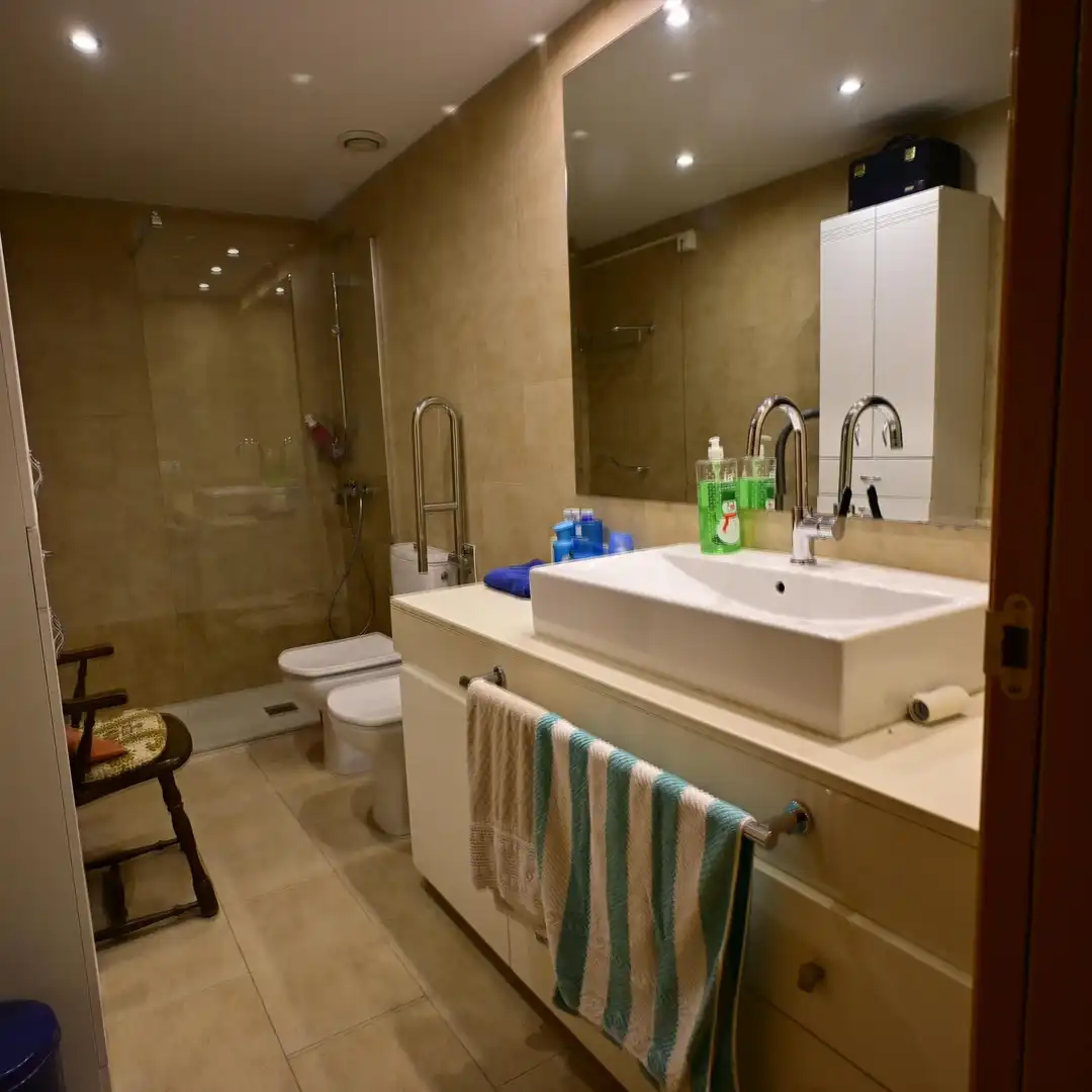 Baño de Piso en venta en Mataró con Aire acondicionado, Calefacción y Terraza