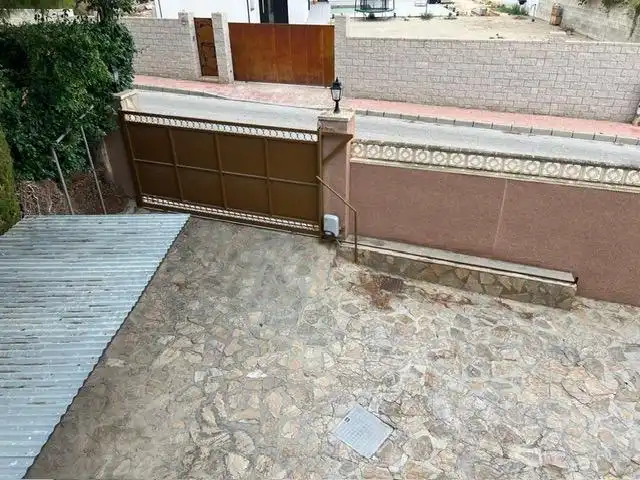 Vista exterior de Casa o xalet en venda en Mutxamel amb Aire condicionat, Calefacció i Jardí privat