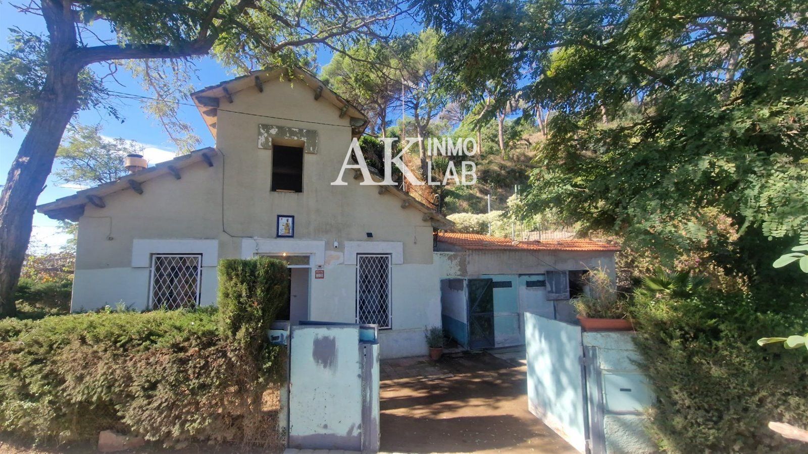 Vista exterior de Casa o chalet en venta en  Barcelona Capital con Terraza, Trastero y Amueblado