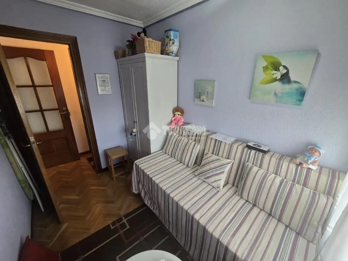 Habitación de Piso en venta en Madrid con Calefacción, Parquet y Piscina comunitaria