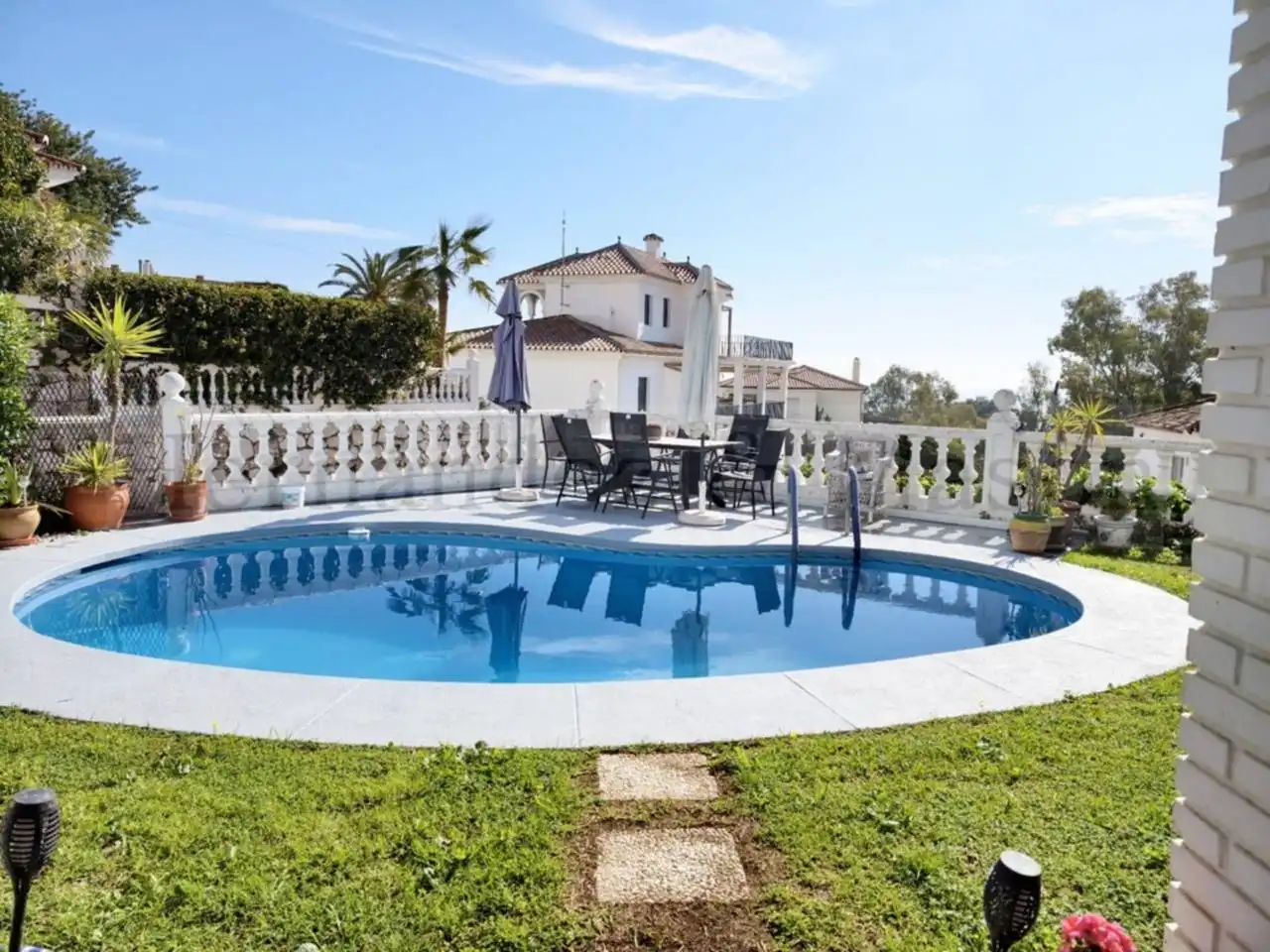 Swimming pool of Houses for sale in Benalmádena  with Air Conditioner, Terrace and Swimming Pool