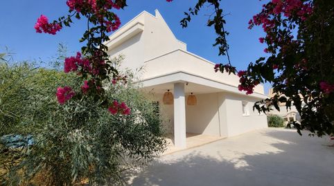 PRECIOSA VILLA DE 4 HABITACIONES EN CIUDAD QUESADA
