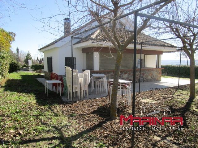 Garden of Premises for sale in Borox
