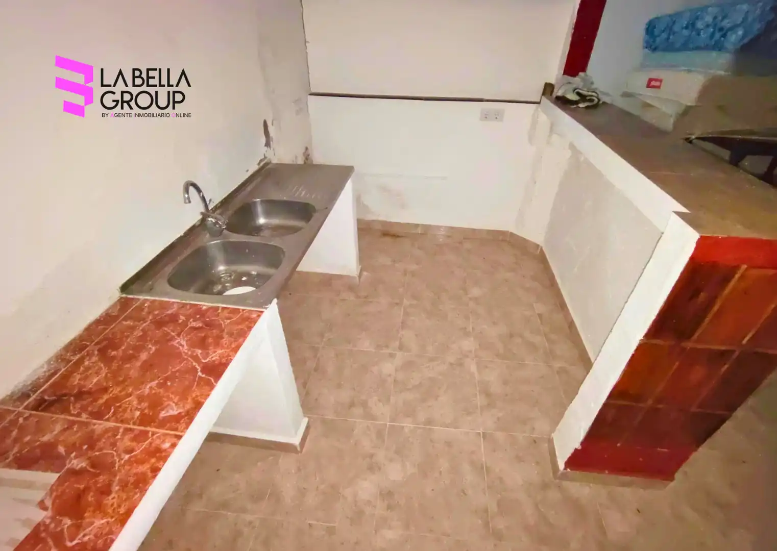 Kitchen of Buildings for sale in Villanueva de San Juan
