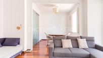 Sala d'estar de Apartament en venda en  Barcelona Capital amb Aire condicionat i Balcó