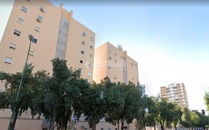 Exterior view of Flat for sale in  Sevilla Capital  with Air Conditioner