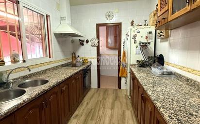 Cuina de Casa adosada en venda en Alcalá de Guadaira