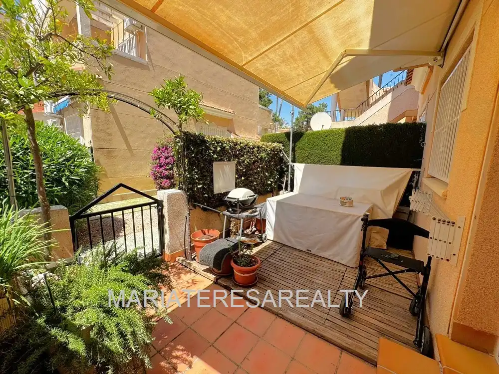 Jardín de Planta baja en venta en Los Alcázares con Aire acondicionado, Jardín privado y Terraza