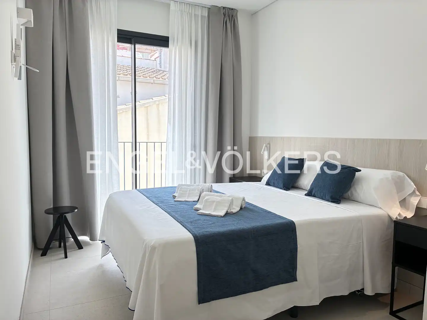 Bedroom of Flat for rent in Valencia  with Air Conditioner, Heating and Terrace