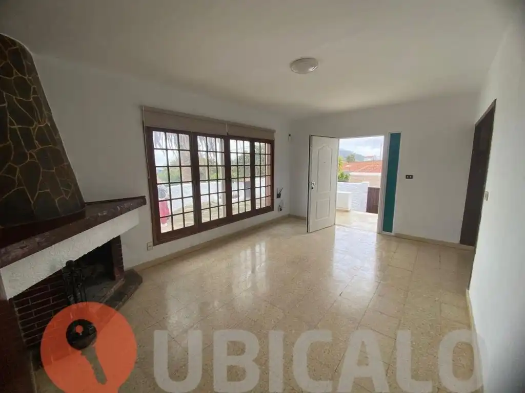 Sala d'estar de Casa o xalet en venda en San Cristóbal de la Laguna amb Jardí privat, Terrassa i Traster