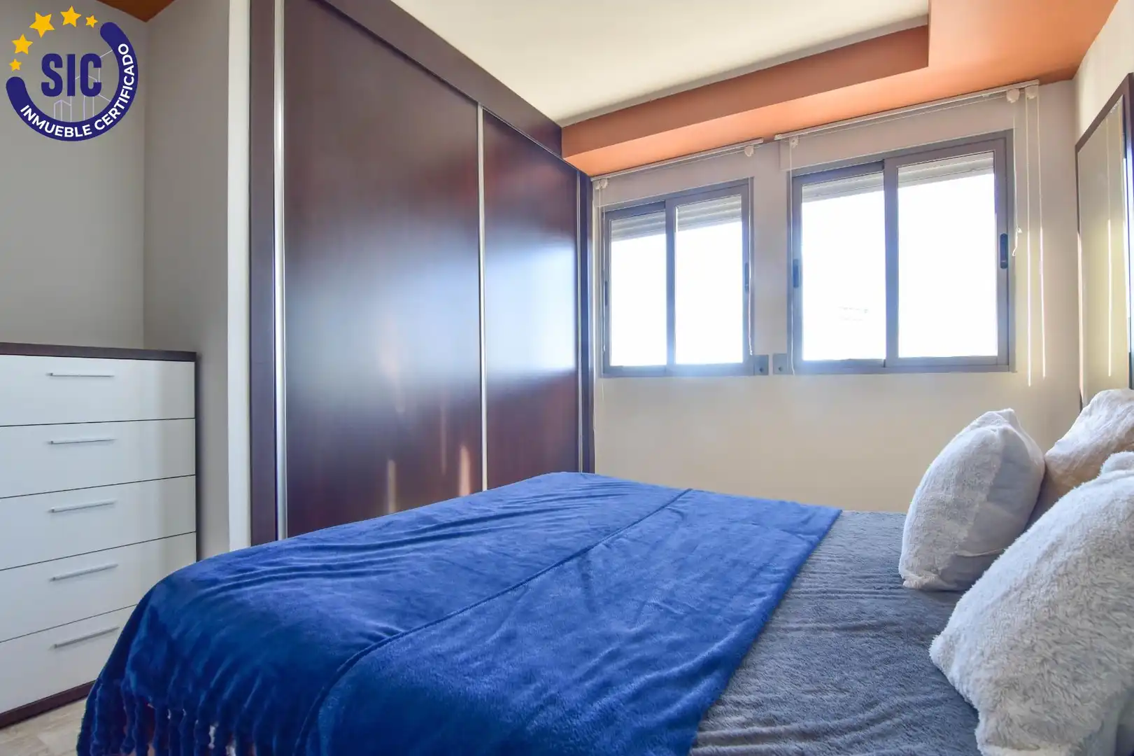 Habitación de Dúplex en venta en Catarroja con Aire acondicionado, Calefacción y Trastero