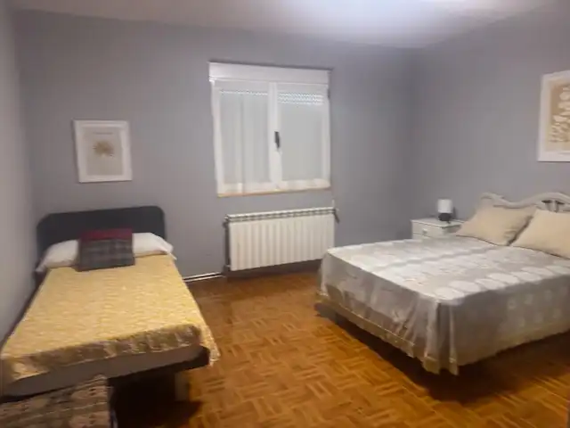 Dormitori de Casa o xalet en venda en Castropol amb Calefacció, Jardí privat i Parquet