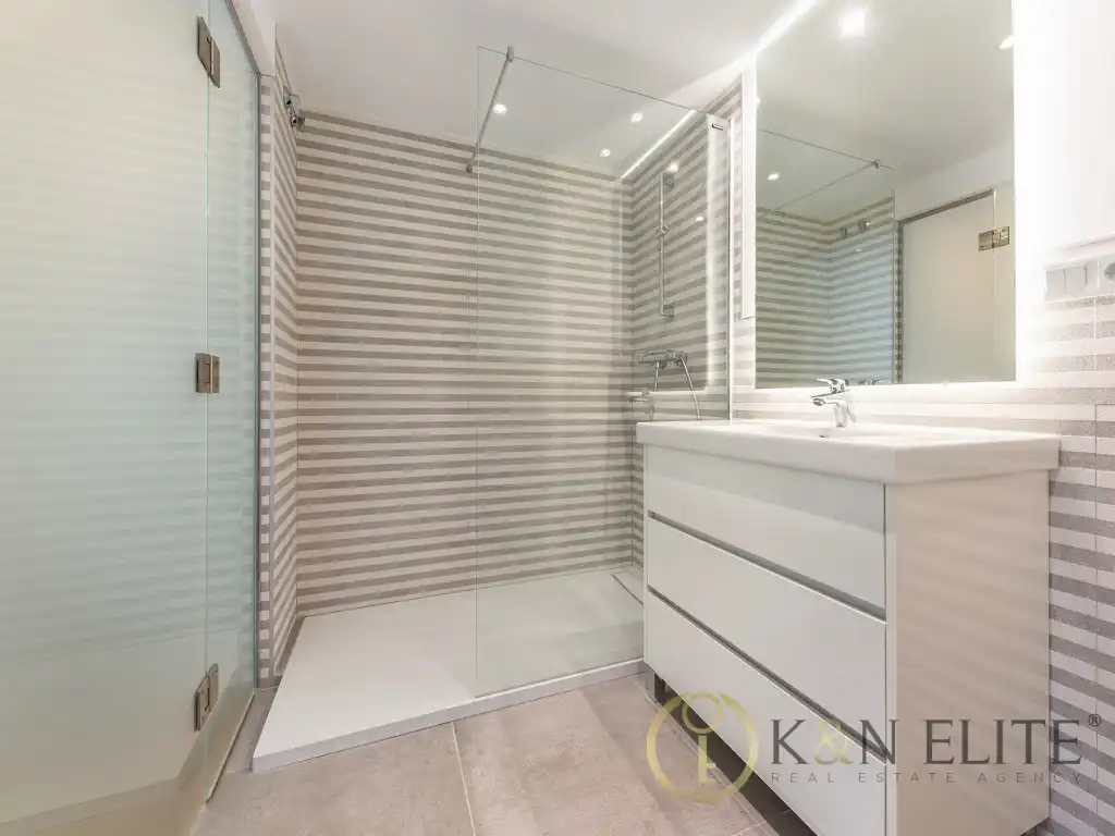 Bathroom of Flat for rent in Alicante / Alacant  with Air Conditioner, Heating and Private garden