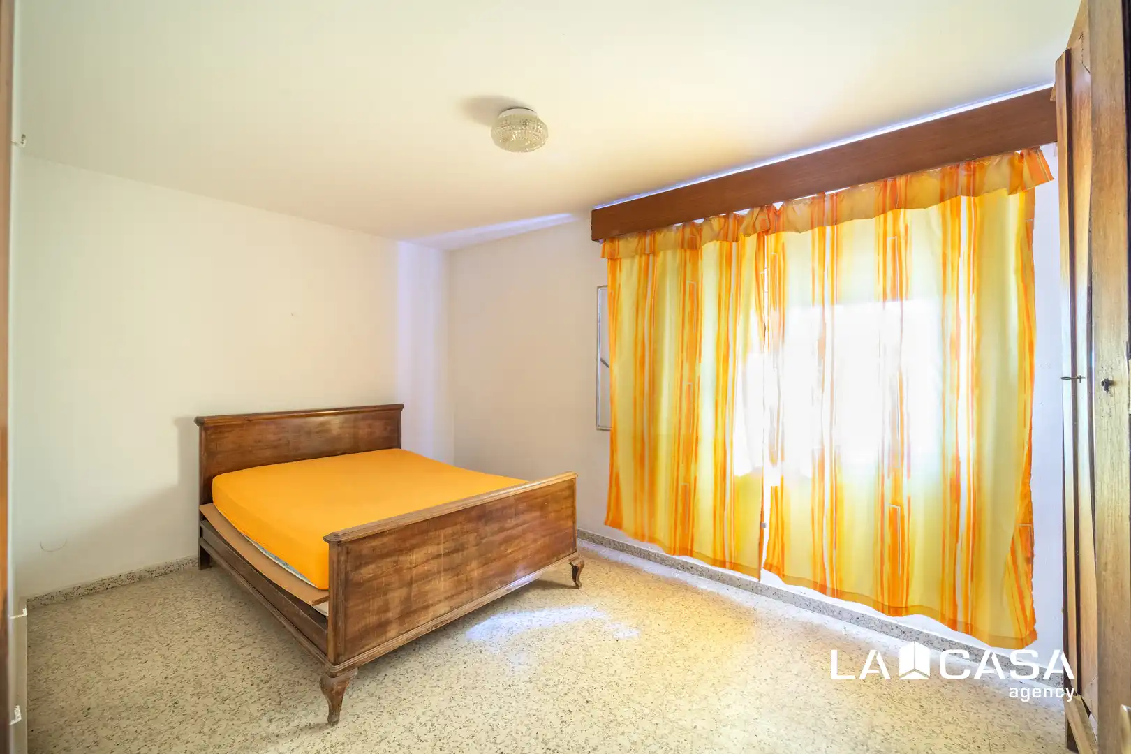 Dormitori de Casa o xalet en venda en Dos Hermanas