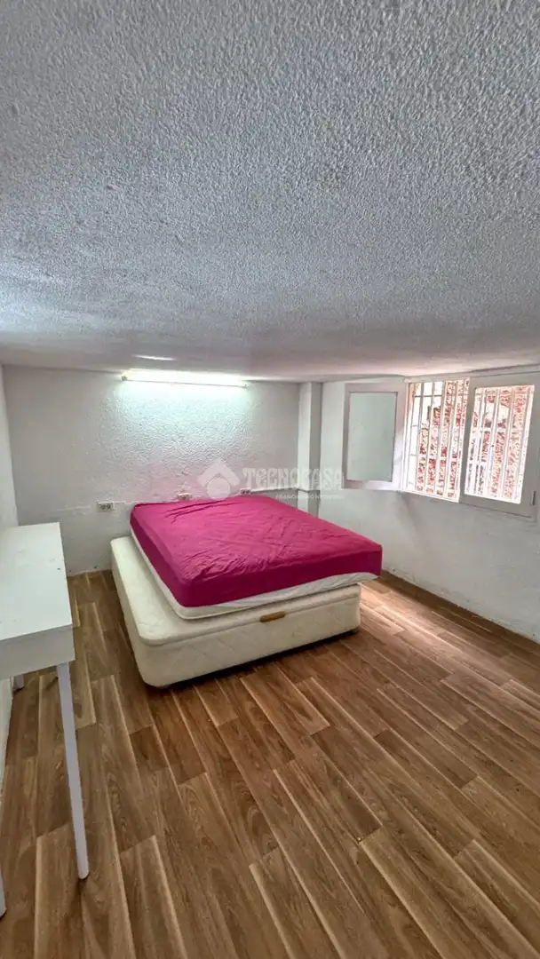 Bedroom of Commercial properties for sale in Los Cristianos