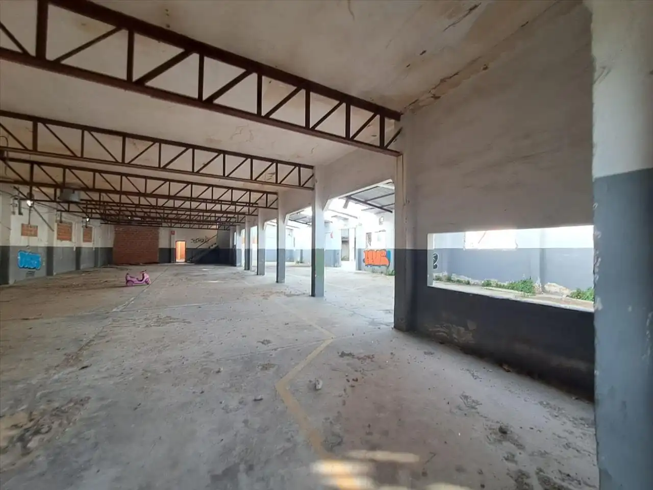 Aparcament de Nau industrial en venda en Tavernes de la Valldigna