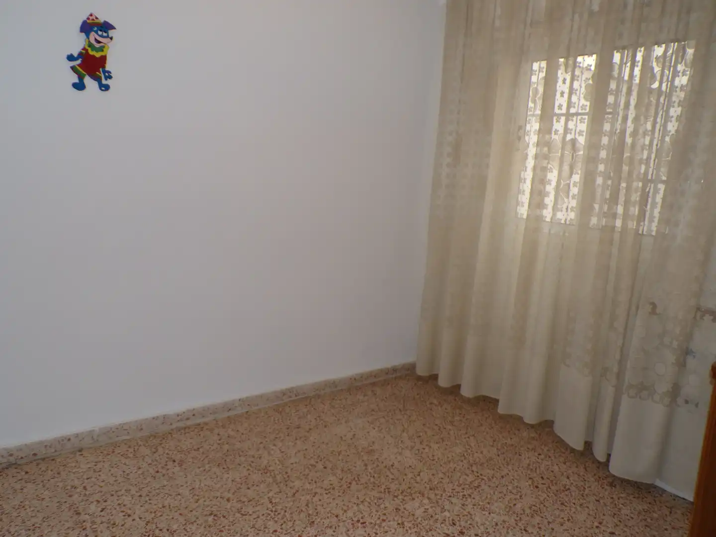 Schlafzimmer von Wohnung zum Verkauf in Rocafort mit Ofen und Balkon