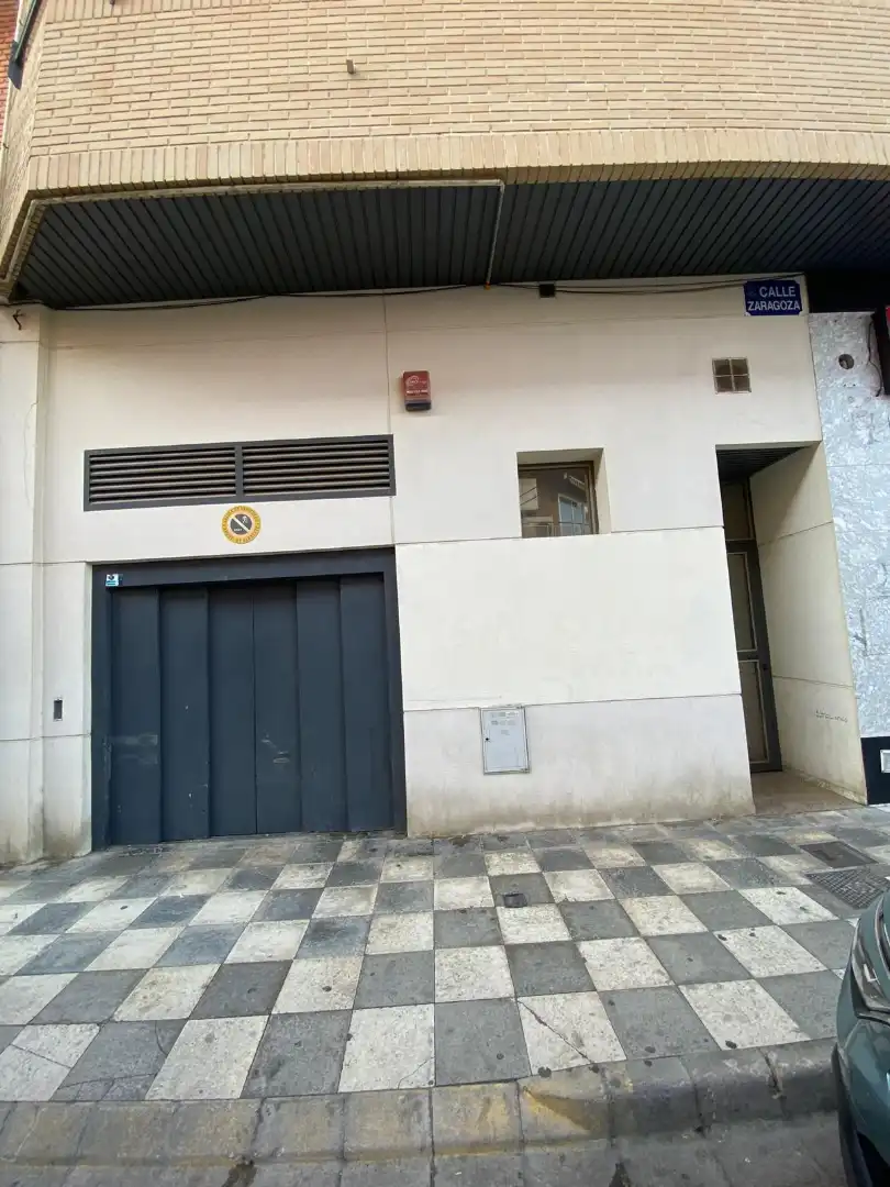 Local comercial en venda a Calle la Roda, imagen 2