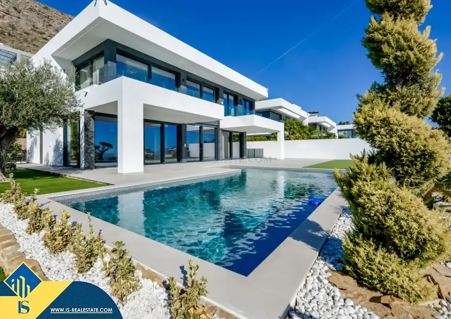Casa con piscina en venta en Golf Bahía, imagen 2