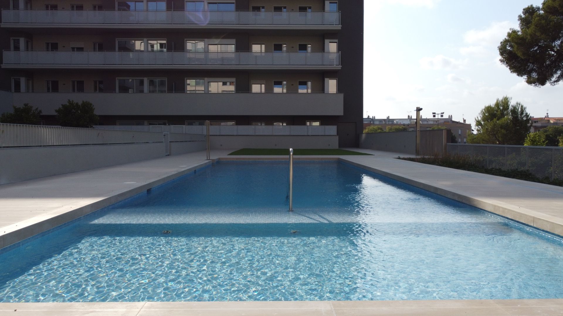 Piscina de Pis en venda en Terrassa amb Aire condicionat, Calefacció i Parquet