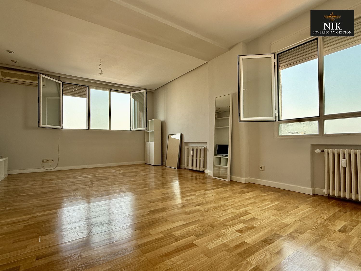 Sala d'estar de Pis de lloguer en  Madrid Capital amb Aire condicionat, Calefacció i Parquet
