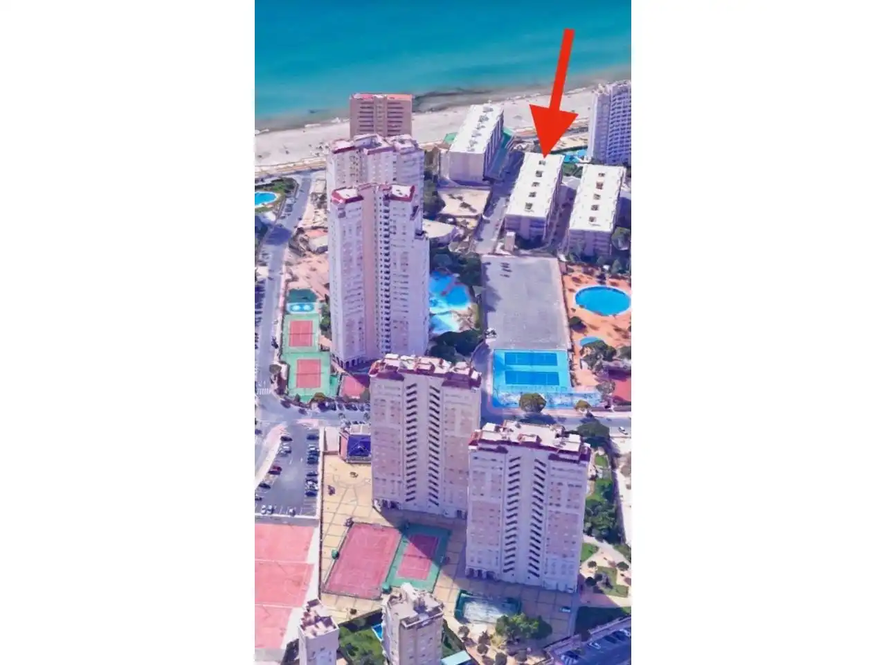 Vista exterior de Pis en venda en El Campello amb Terrassa, Balcó i Piscina comunitària