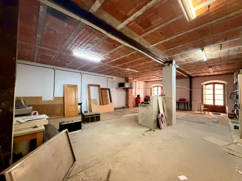 Edificio en venta en La Bisbal d'Empordà