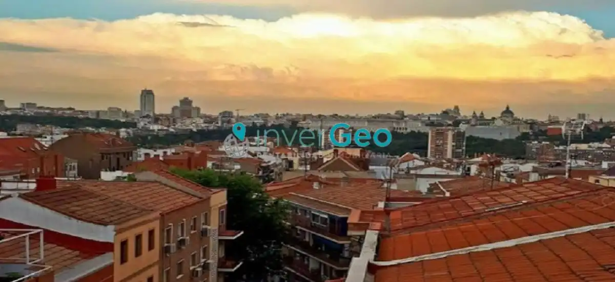 Vista exterior de Local en venda en  Madrid Capital amb Moblat