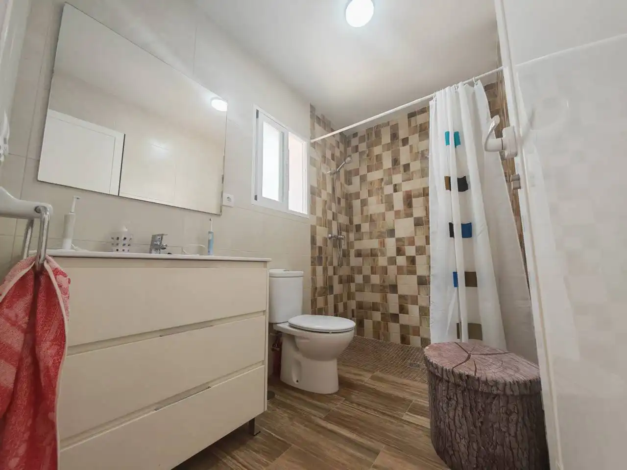 Badezimmer von Haus oder Chalet zum Verkauf in Montefrío mit Privatgarten, Terrasse und Möbliert
