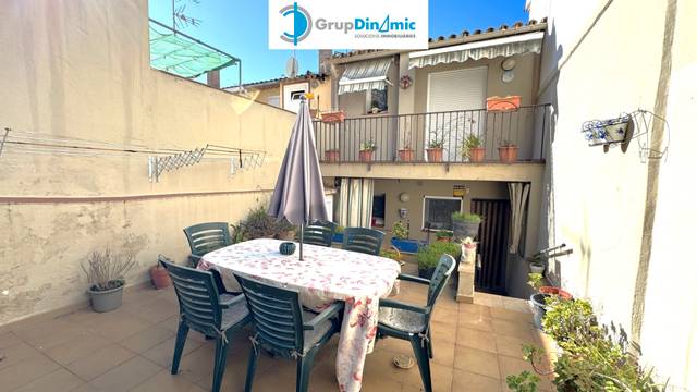 Casa adosada en Venta en Centre