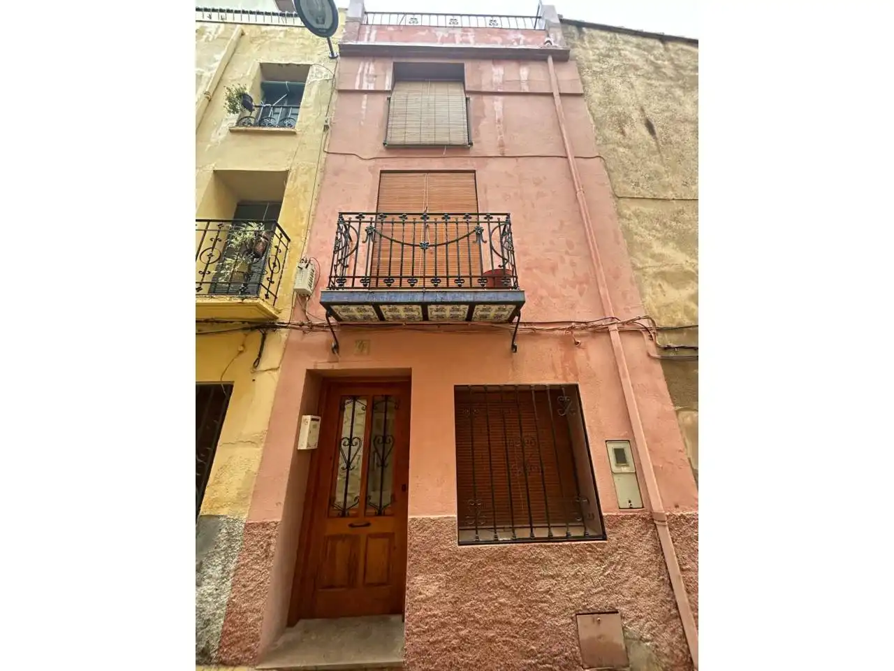 Vista exterior de Casa adosada en venta en L'Alcora con Calefacción y Terraza