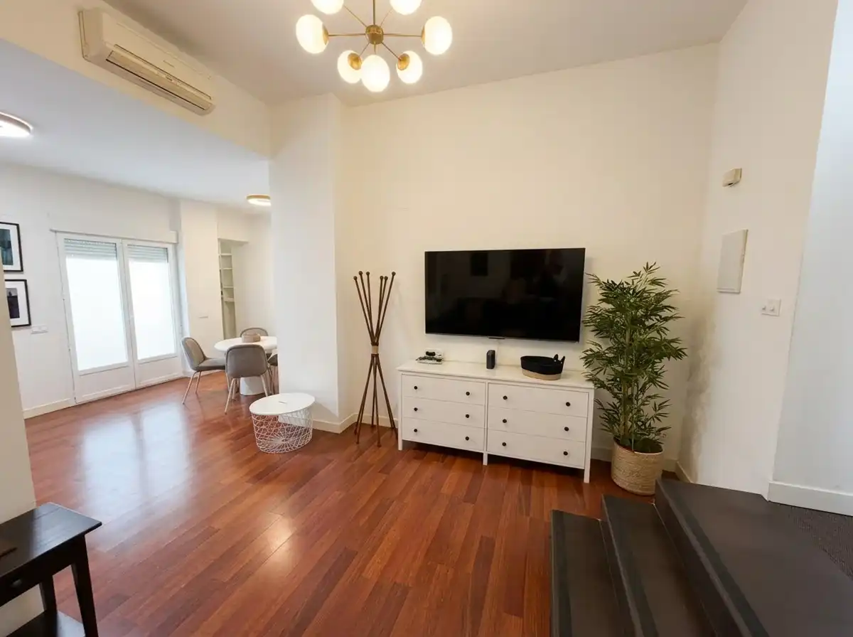 Sala d'estar de Apartament en venda en Madrid amb Aire condicionat i Moblat