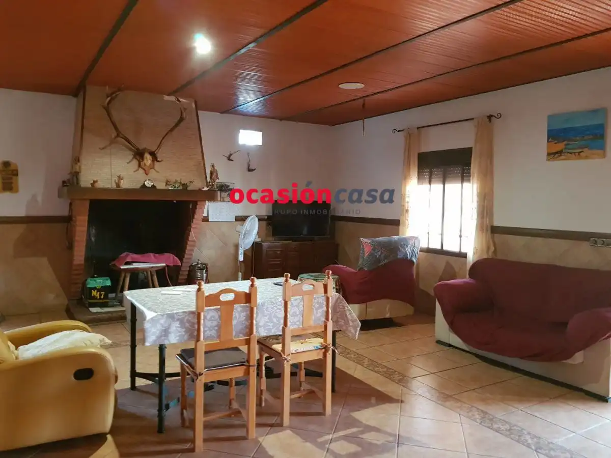 Sala de estar de Finca rústica en venta en Espiel con Piscina y Amueblado