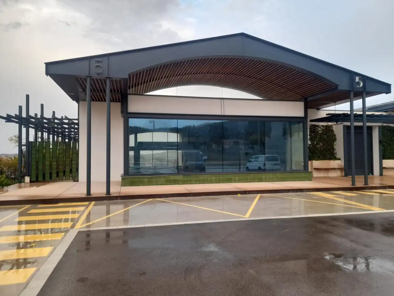 Vista exterior de Nave industrial en venta en Mont-ras