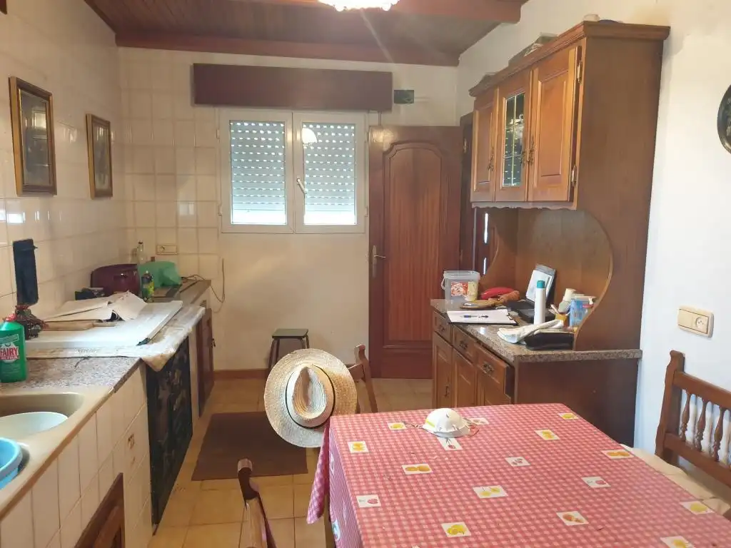 Cuina de Casa o xalet en venda en Parada de Sil amb Calefacció, Parquet i Terrassa