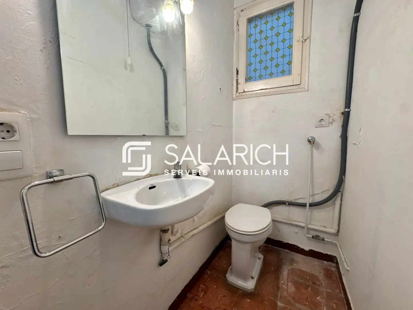 Bathroom of Flat for sale in Barcelona  with Air Conditioner and Balcony