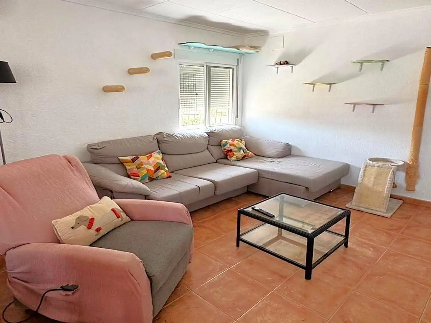 Sala de estar de Casa adosada en venta en Torrevieja con Aire acondicionado, Calefacción y Jardín privado