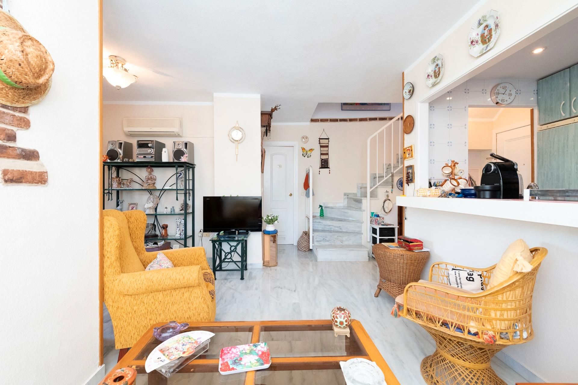 Sala d'estar de Àtic en venda en Benalmádena amb Piscina comunitària