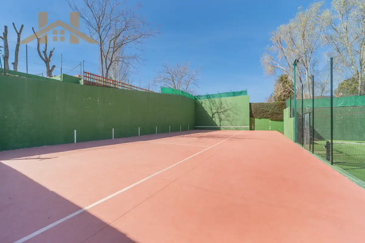 Garden of Detached homes for sale in Galapagar  with Air Conditioner, Heating and Private garden