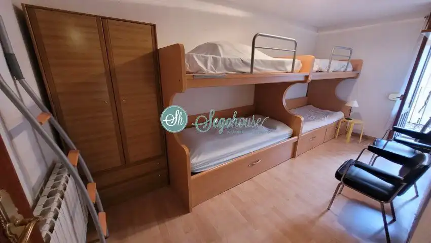 Habitación de Piso en venta en Segovia con Calefacción y Balcón